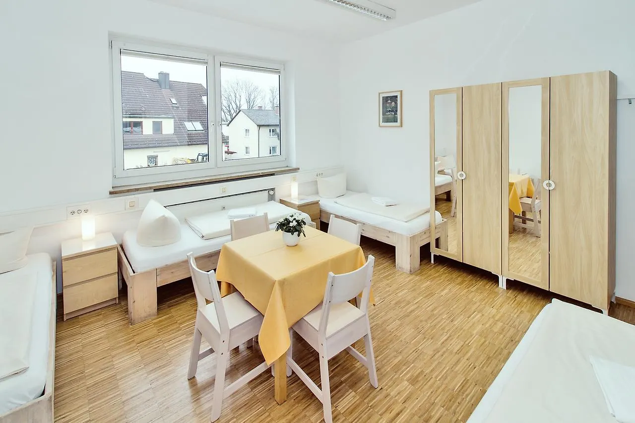 Carl Hostel Munchen  Monachium